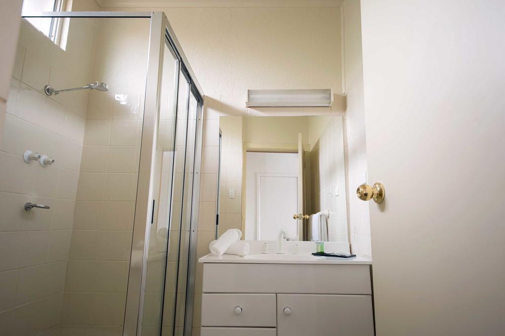 Boomerang Hotel Lavington Esterno foto