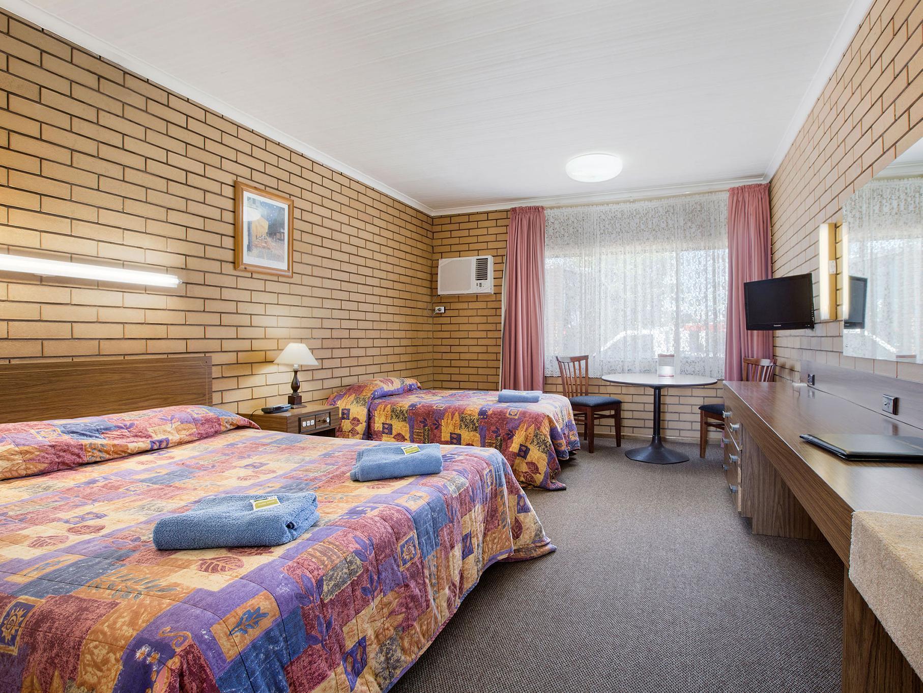 Boomerang Hotel Lavington Esterno foto