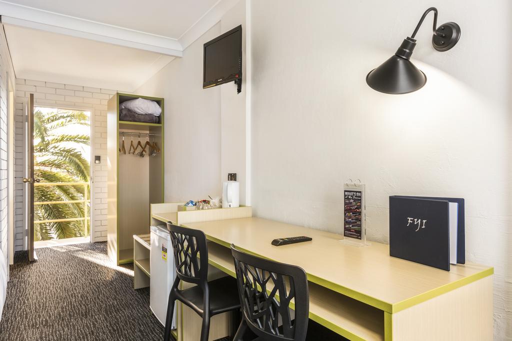 Boomerang Hotel Lavington Esterno foto