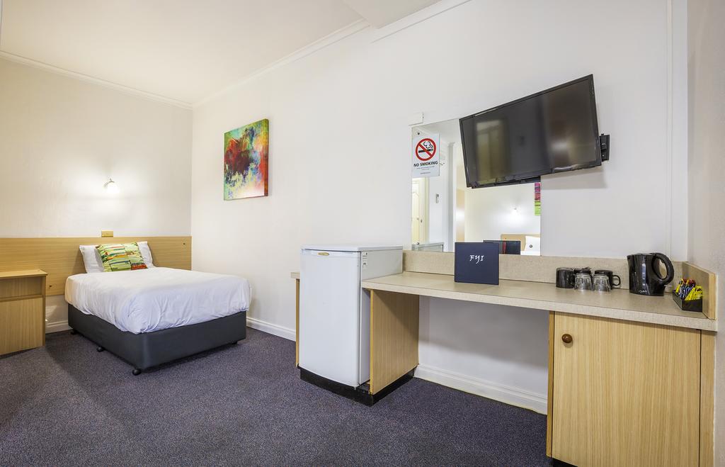 Boomerang Hotel Lavington Esterno foto