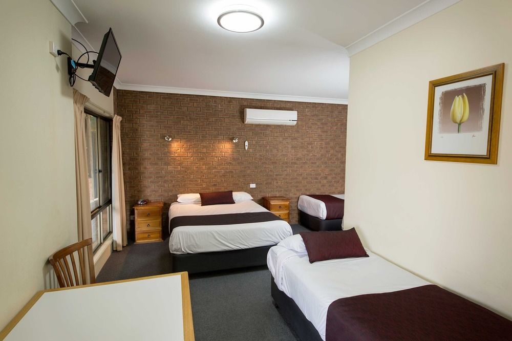Boomerang Hotel Lavington Esterno foto