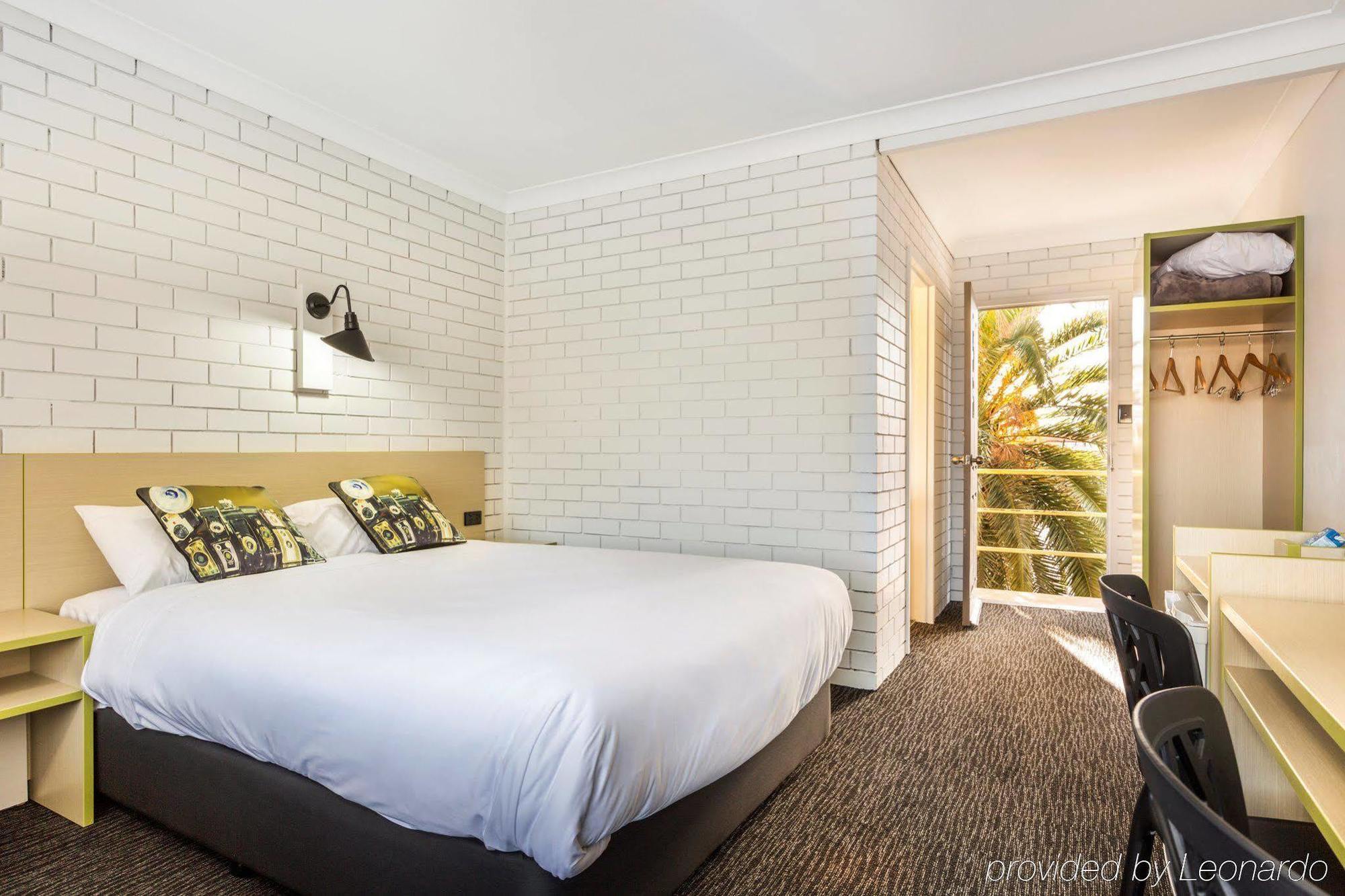 Boomerang Hotel Lavington Esterno foto